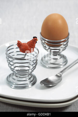 Wachsweiches Ei mit Eierbecher zum Frühstück Stockfoto