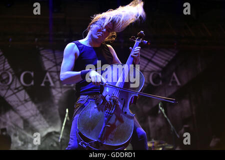 Vizovice, Region Zlin. 14. Juli 2016. Ausführung Metall-Violoncello Band Apocalyptica führt beim internationalen Musikfestival Masters of Rock in Vizovice, Zlin Region, Tschechische Republik, 14. Juli 2016. Bildnachweis: Dalibor Gluck/CTK Foto/Alamy Live-Nachrichten Stockfoto