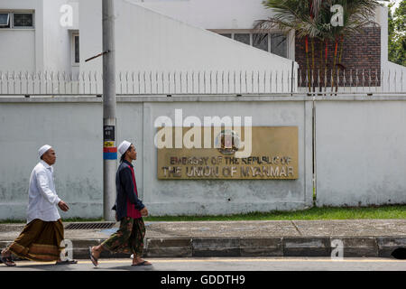 Kuala Lumpur, Malaysia. 15. Juli 2016. Myanmars Rohingya-Flüchtlinge für Protest außerhalb der Myanmar Botschaft in Kuala Lumpur am 15. Juli 2016 zu sammeln. Bildnachweis: Chris JUNG/Alamy Live-Nachrichten Stockfoto