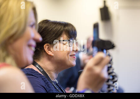 Farnborough, Hampshire, UK. 15. Juli 2016. Astronaut Tim Peake spricht bei seiner ersten Pressekonferenz UK seit der Landung. Stockfoto