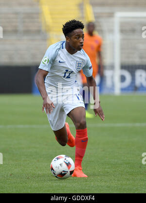 Ulm, Deutschland. 15. Juli 2016. Englands Kyle Walker-Peters in Aktion während der UEFA-U19-Europameisterschaft Gruppe Stadium Fußball Spiel zwischen den Niederlanden und England im Donaustadion in Ulm, Deutschland, 15. Juli 2016. Foto: MARIJAN MURAT/Dpa/Alamy Live News Stockfoto