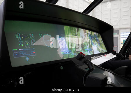 Farnborough, Großbritannien. 15. Juli 2016. Flugsimulator auf Futures Tag & FAB Freitag in Farnborough International Airshow 2016 Credit: Keith Larby/Alamy Live News Stockfoto