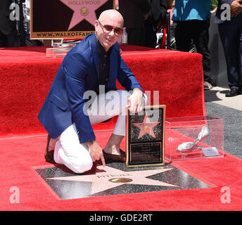 Hollywood, Kalifornien, USA. 15. Juli 2016. PITBULL aka Armando Christian Perez, Walk of Fame ehrt Pitbull mit einem Stern auf dem Hollywood Blvd. © Lisa O'Connor/ZUMA Draht/Alamy Live News Stockfoto