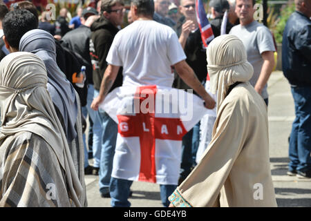 Marble Arch, London, UK. 16. Juli 2016. Die EDL Bühne ein kurzer Marsch und Kundgebung von Marble Arch in Hyde Park. Stockfoto