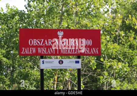 Piaski, Polen. 16. Juli 2016. Die Weichsel spucken ist ein Äolischen Sand spucken, das Frische Haff von der Danziger Bucht in der Ostsee trennt. Die Grenze zwischen Polen und Kaliningrad Oblast, eine Exklave der Russischen Föderation, halbiert, politisch teilt den Spieß in der Mitte zwischen den beiden Ländern. Der westlichste Punkt von Russland liegt an der Weichsel spucken. Der polnische Teil enthält eine Reihe von Ferienanlagen. Bildnachweis: Michal Fludra/Alamy Live-Nachrichten Stockfoto