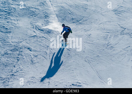 Snow Boarder, 14 Jahre, Berg Tegel, in der Nähe von Füssen, Allgäuer Alpen, Allgäu, Bayern, Deutschland, Europa Stockfoto