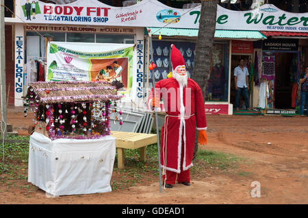 Santa Claus am Samudra Strand von Kovalam. Kerala. Indien Stockfoto