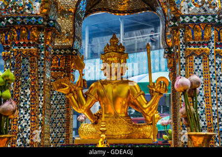 Der Erawan-Schrein, Bangkok, Thailand. Stockfoto