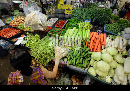 Fegetable am Tag Markt in der Stadt Phuket auf der Insel Phuket im Süden von Thailand in Südostasien. Stockfoto