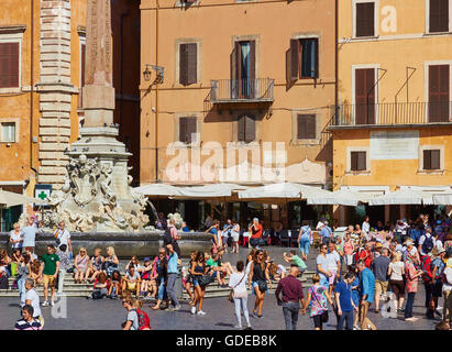 Fontana del Pantheon (1575), Piazza della Rotonda Rom Latium Italien Europa Stockfoto