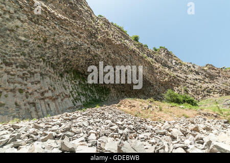 Riesige sechseckigen Basalt Säulen in Garni Schlucht, Armenien Stockfoto