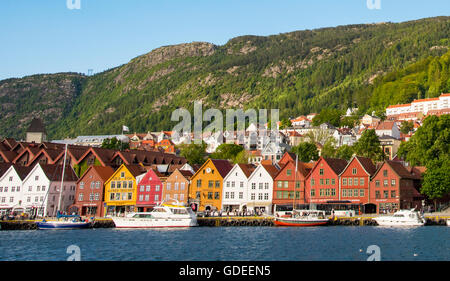 Bunte alte hölzerne Lager Bergen-Hafen, A Unesco World Heritage Site, Bergen, Norwegen, Hordaland, Skandinavien, Europäische Stockfoto