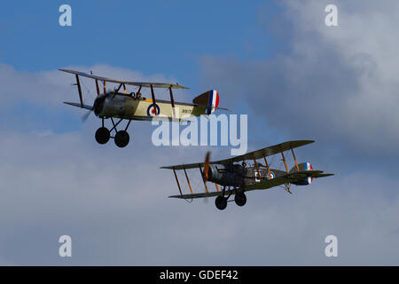 Sopwith Pup und Bristol F2B Shuttleworth Collection in Old Warden Stockfoto