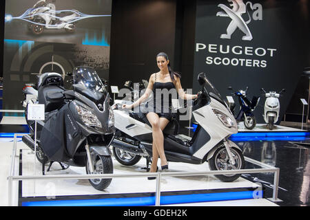 EICMA 2011 oder auch bekannt als Mailand Motorcycle Show. Es ist die wichtigste Messe über Motorrad. Peugeot-Stand auf der EICMA 2011, Stockfoto