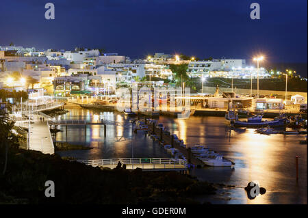 Hafen von Puerto del Carmen, Tias, Lanzarote, Kanarische Inseln, Spanien IHafen, Puerto del Carmen, Tias, Lanzarote, Kanarische Inseln, Spanien Stockfoto