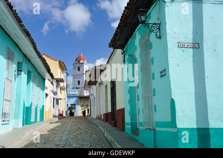 Lane und Kirche, Ciego de Avila, Kuba Stockfoto