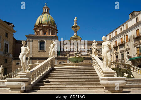 Fontana della Vergogna, Piazza Pretoria in Palermo, Sizilien, Italien Stockfoto