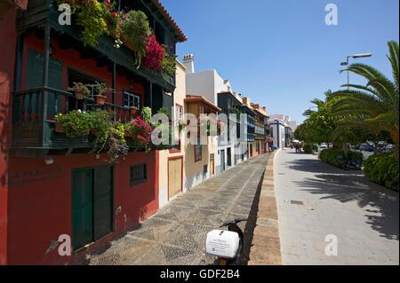 Traditionelle Balkone, Avenida Maritima, Santa Cruz De La Palma, La Palma, Kanaren, Spanien Stockfoto