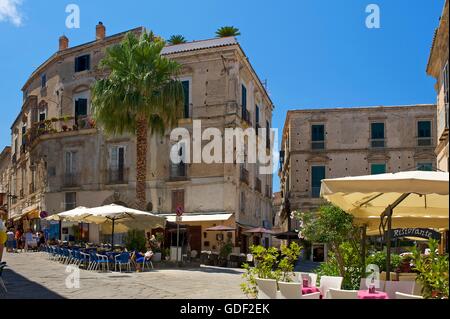 Street Cafe, Altstadt, Tropea, Kalabrien, Italien Stockfoto