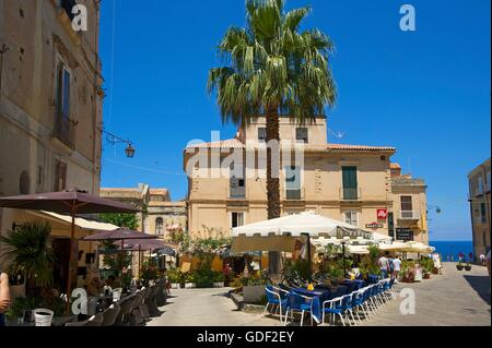 Street Cafe, Altstadt, Tropea, Kalabrien, Italien Stockfoto