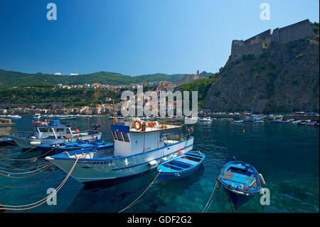 Angelboote/Fischerboote in Scilla, Costa Viola, Kalabrien, Italien Stockfoto