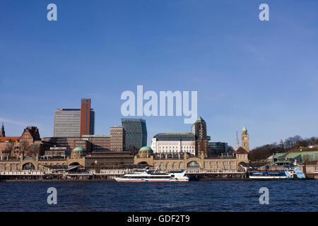 Landen Brücken, Kuppel der alten Elbtunnel, Hamburg Hafen, Hamburg, Deutschland / Landungsbrucken Stockfoto