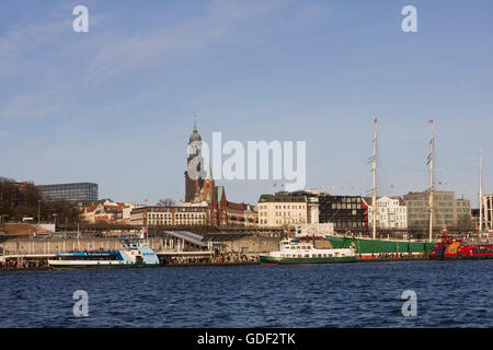 Blick über Elbe, Landung Brücken, Hamburger Hafen, Hamburg, Deutschland / Landungsbrücken, Landungsbrücken Stockfoto