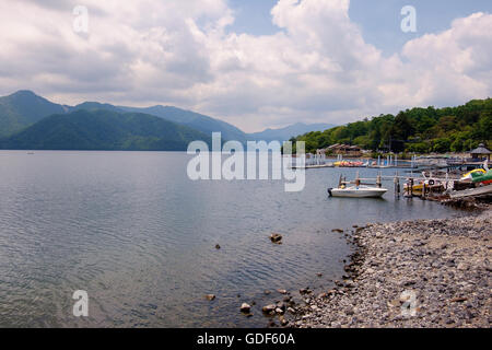 Die Berge rund um See Chuzenji in Nikko-Nationalpark, Japan. Stockfoto