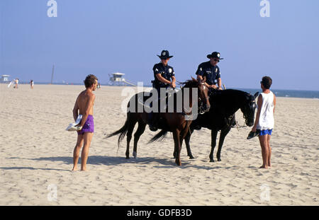 Polizei auf dem Pferderücken am Venice Beach, CA Stockfoto