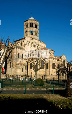 Die Abtei Kirche des Heiligen Austremoine in Issoire, Kirchen eines der fünf großen romanischen in der Auvergne, Frankreich, Europa Stockfoto