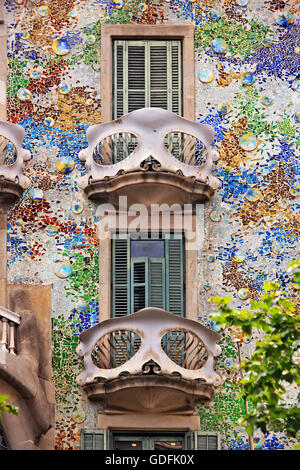 "Detail" von Casa Batllo, von berühmten katalanischen Architekten Antoni Gaudi, Passeig de Gracia, L' Eixample, Barcelona, Spanien. Stockfoto
