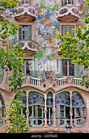 "Detail" von Casa Batllo, von berühmten katalanischen Architekten Antoni Gaudi, Passeig de Gracia, L' Eixample, Barcelona, Spanien. Stockfoto