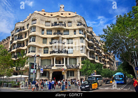 "La Pedrera" ("Casa Milà"), eines der Meisterwerke von berühmten katalanischen Architekten Antoni Gaudi, Barcelona, Spanien. Stockfoto