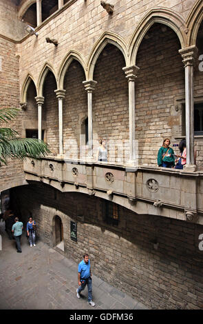 Einer der Innenhöfe des Museu Picasso, El Born, Barcelona, Katalonien, Spanien. Stockfoto