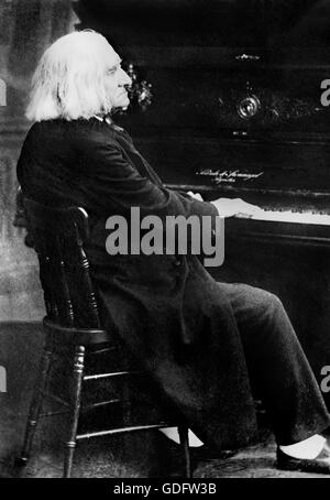 Franz Liszt. Porträt der ungarische Pianist und Komponist Franz Liszt (1811-1886) Klavier zu spielen. Foto von Bain News Service, Datum unbekannt. Stockfoto