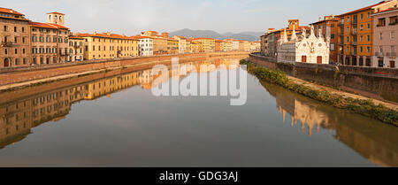 Arno Fluss in Pisa, Italien. Stockfoto