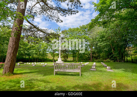 Everything-Friedhof-Gräber von Soldaten, Matrosen, Piloten, die während WWI & WWII, Schiermonnikoog, Friesland, Niederlande ertrunken. Stockfoto