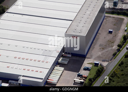 Luftaufnahme des QVC-Gebäudes in Kirkby, Liverpool, UK Stockfoto