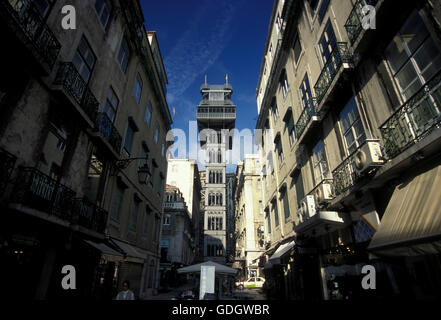 der Elevador de Santa Justa in der Innenstadt von Lissabon in Portugal in Europa. Stockfoto