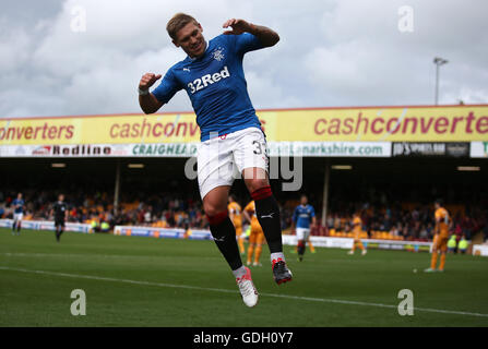 Rangers Martyn Waghorn feiert scoring während der Betfred Cup, Gruppe F Spiel im Fir Park, Motherwell. Stockfoto