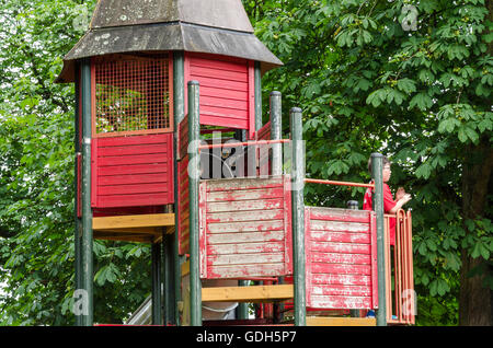 Ein Klettergerüst auf einem Kinderspielplatz im Prospect Park, lesen. Stockfoto