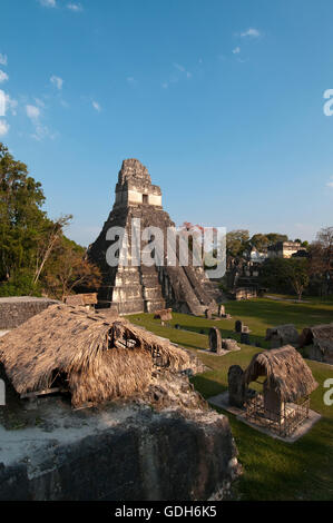 Tempel I, auch bekannt als Tempel der riesigen Jaguar, Tikal, archäologische Stätte der Maya-Zivilisation, Guatemala Stockfoto