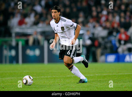 Sami Khedira, Qualifikation für die UEFA Fußball-Europameisterschaft 2012, Deutschland - Aserbaidschan 6:1, Publikumseingänge-Stadion Stockfoto