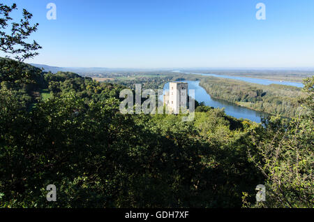 St. Andrä-Wördern: Burg Greifenstein auf einem Oxbow See der Donau und der Donau (hinten), Österreich, Niederösterreich, Lowe Stockfoto