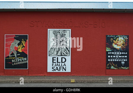 Island: das äußere des Vulkan Museum von Stykkisholmur umfasst Kunstwerke und Vulkangestein Stockfoto