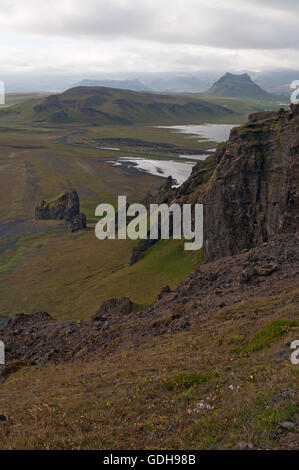 Island, Nordeuropa: Panoramablick von der Landzunge von Dyrholaey, in der Nähe von Vik i Myrdal, der südlichsten Dorf in Island Stockfoto