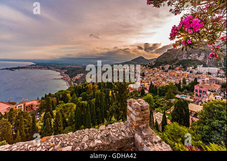 Italien-Sizilien-Taormina-Blick vom griechischen Theater Stockfoto