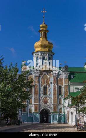 Eingangstor der Pechersk Lavra in Kiew, Ukraine Stockfoto