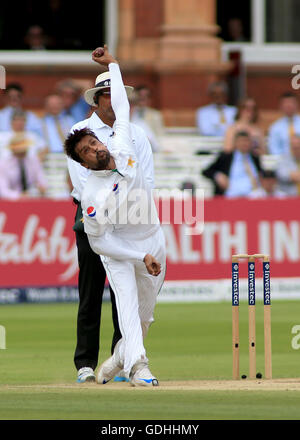 London, UK. 17. Juli 2016. Des Herrn, London, England. Das erste Investec Cricket Testspiel. England gegen Pakistan. Pakistans Bowler Mohammad Amir eröffnet zweiten Innings Englands Credit: Action Plus Sport Bilder/Alamy Live News Stockfoto