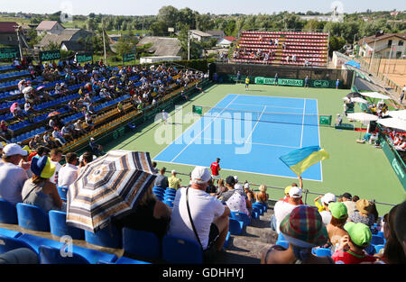 Kiew, Ukraine. 16. Juli 2016. Panorama des zentralen Gericht von Campa Bucha Tennisclub während BNP Paribas Davis-Cup-Spiel Ukraine Vs Österreich, Kiew, Ukraine. Bildnachweis: Oleksandr Prykhodko/Alamy Live-Nachrichten Stockfoto
